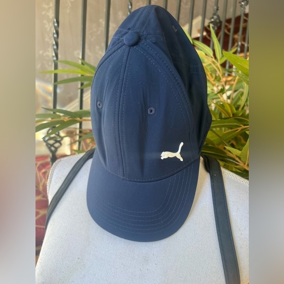 Puma cap navy excellent condition L/XL Navy elastic inside strap. Super soft - Picture 2 of 12